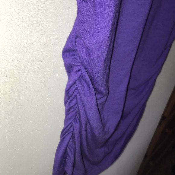 Purple tee with crochet back - Picture 3 of 3